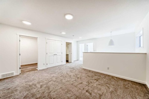 115 Mercado Se, Calgary, AB - Indoor Photo Showing Other Room