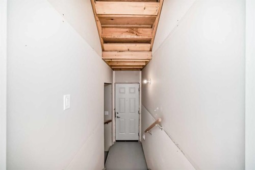 115 Mercado Crescent Se, Calgary, AB - Indoor Photo Showing Other Room