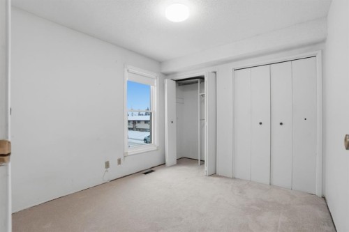 622 58 Street Se, Calgary, AB - Indoor