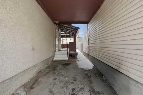 622 58 Street Se, Calgary, AB - Outdoor With Exterior