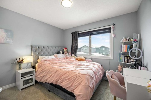 240 Evanspark Gardens Nw, Calgary, AB - Indoor Photo Showing Bedroom