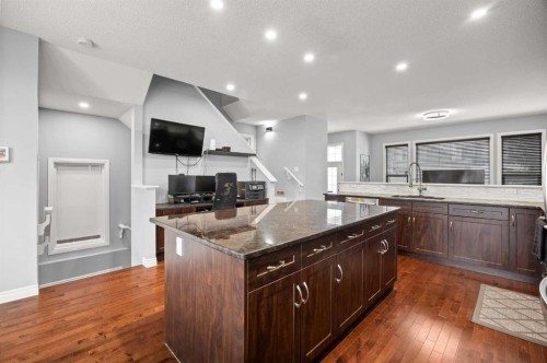 240 Evanspark Gardens Nw, Calgary, AB - Indoor Photo Showing Kitchen