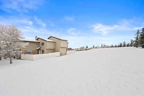 24-64 Whitnel Court Ne, Calgary, AB - Outdoor