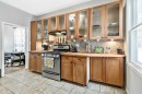 430 15 Avenue Ne, Calgary, AB  - Indoor Photo Showing Kitchen 