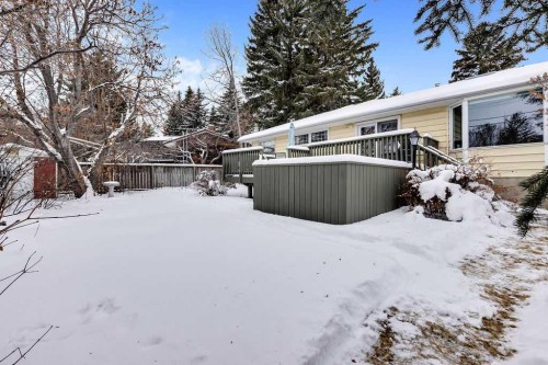 79 Chancellor Way Nw, Calgary, AB - Outdoor