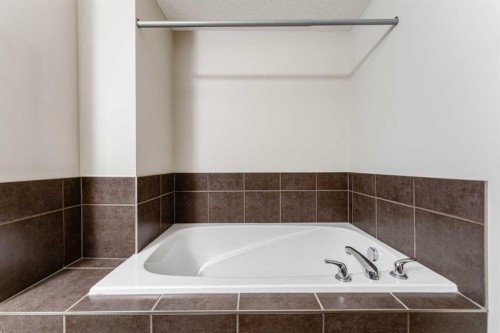 20 Bridlecrest Court Sw, Calgary, AB - Indoor Photo Showing Bathroom