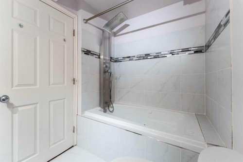 20 Bridlecrest Court Sw, Calgary, AB - Indoor Photo Showing Bathroom