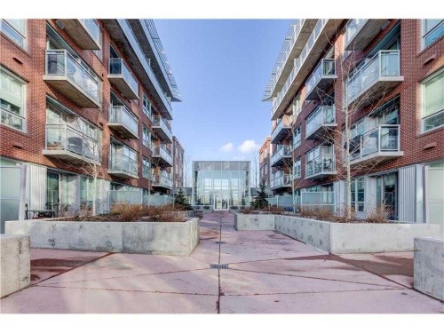 420-63 Inglewood Park Se, Calgary, AB - Outdoor With Balcony