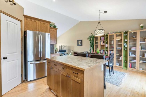 518 Sunrise Way Sw, Diamond Valley, AB - Indoor Photo Showing Kitchen
