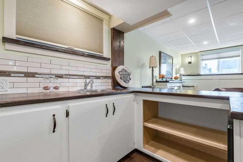 518 Sunrise Way Sw, Diamond Valley, AB - Indoor Photo Showing Kitchen