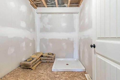 518 Sunrise Way Sw, Diamond Valley, AB - Indoor Photo Showing Bathroom