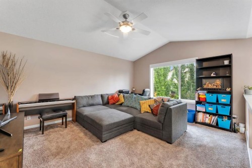 405 Kincora Drive Nw, Calgary, AB - Indoor Photo Showing Living Room