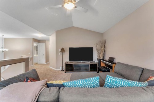 405 Kincora Drive Nw, Calgary, AB - Indoor Photo Showing Living Room