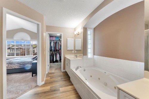 405 Kincora Drive Nw, Calgary, AB - Indoor Photo Showing Bathroom