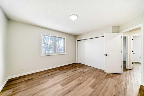624 Shawinigan Drive Sw, Calgary, AB - Indoor Photo Showing Other Room