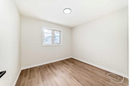 624 Shawinigan Drive Sw, Calgary, AB - Indoor Photo Showing Other Room