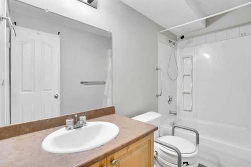 109 Taralea Green Ne, Calgary, AB - Indoor Photo Showing Bathroom