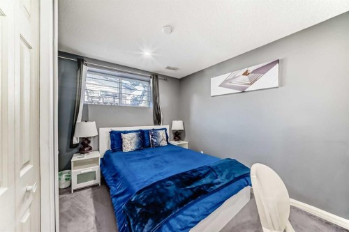 12 Taravista Crescent Ne, Calgary, AB - Indoor Photo Showing Bedroom