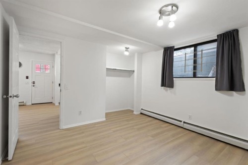 1601 15 Street Sw, Calgary, AB - Indoor Photo Showing Other Room