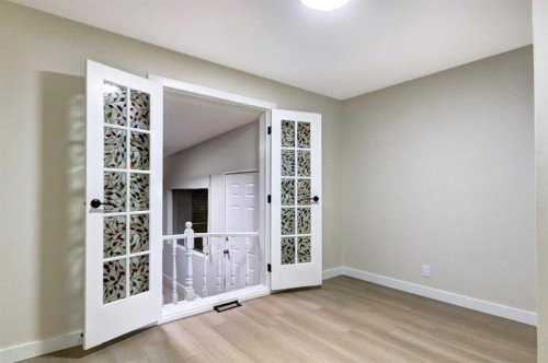 2443 42 Street Se, Calgary, AB - Indoor Photo Showing Other Room