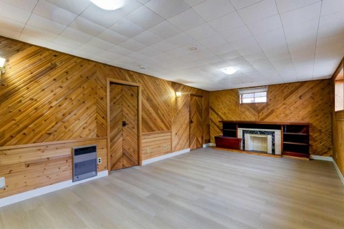 2443 42 Street Se, Calgary, AB - Indoor