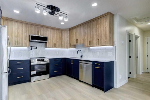 2443 42 Street Se, Calgary, AB - Indoor Photo Showing Kitchen With Upgraded Kitchen