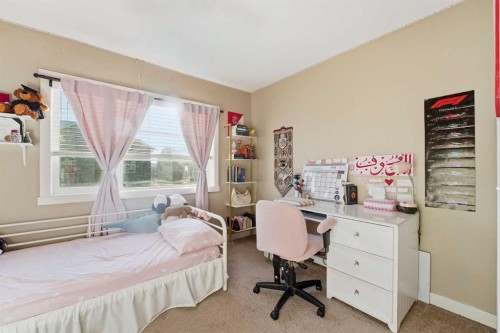 427 Redstone View Ne, Calgary, AB - Indoor Photo Showing Bedroom