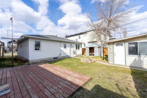8531 47 Avenue Nw, Calgary, AB - Outdoor