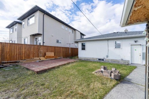 8531 47 Avenue Nw, Calgary, AB - Outdoor