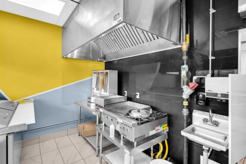 145-150 Nolanridge Court Nw, Calgary, AB 