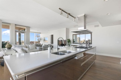 1601-433 11 Avenue Se, Calgary, AB - Indoor Photo Showing Kitchen With Double Sink