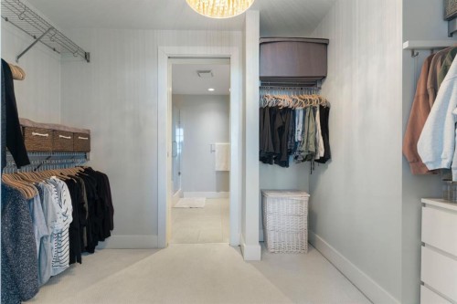 1601-433 11 Avenue Se, Calgary, AB - Indoor With Storage