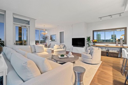 1601-433 11 Avenue Se, Calgary, AB - Indoor Photo Showing Living Room With Fireplace