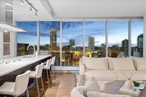 1601-433 11 Avenue Se, Calgary, AB - Indoor Photo Showing Living Room