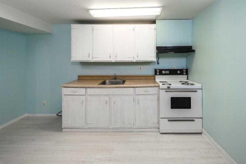 880 Rundlecairn Way Ne, Calgary, AB - Indoor Photo Showing Kitchen