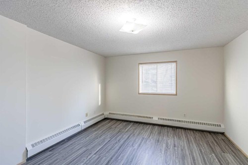 314-21 Dover Point Se, Calgary, AB - Indoor Photo Showing Other Room