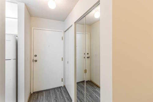 314-21 Dover Point Se, Calgary, AB - Indoor Photo Showing Other Room