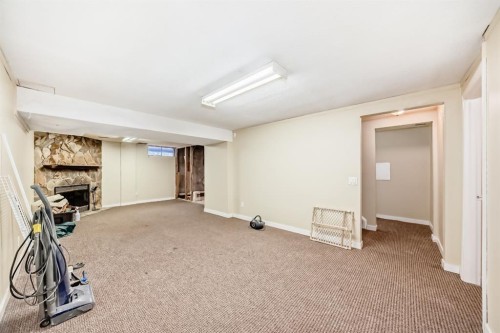 247 Bracewood Road Sw, Calgary, AB - Indoor