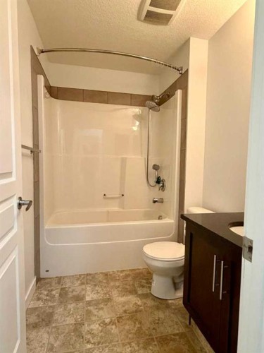 112-48 Panatella Road Nw, Calgary, AB - Indoor Photo Showing Bathroom