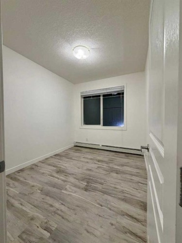 112-48 Panatella Road Nw, Calgary, AB - Indoor Photo Showing Other Room