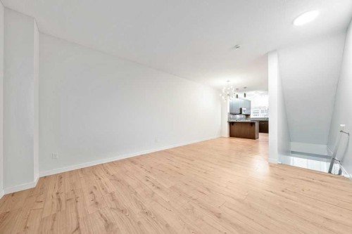 708 Evansridge Common Nw, Calgary, AB - Indoor Photo Showing Other Room