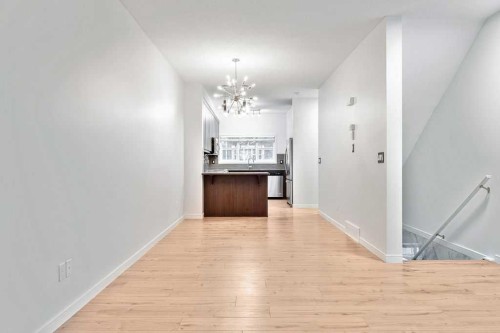 708 Evansridge Common Nw, Calgary, AB - Indoor Photo Showing Other Room