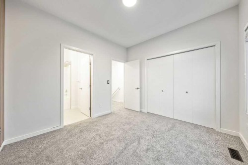 708 Evansridge Common Nw, Calgary, AB - Indoor Photo Showing Other Room