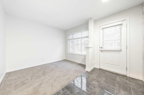 708 Evansridge Common Nw, Calgary, AB - Indoor Photo Showing Other Room