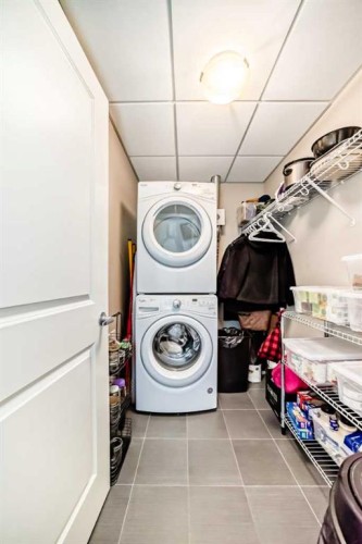 413-20 Mahogany Mews Se, Calgary, AB - Indoor Photo Showing Laundry Room