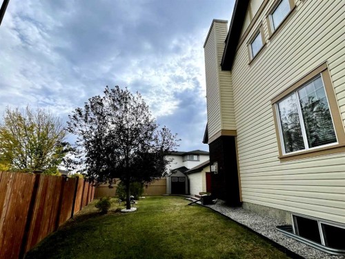 2003 Reunion Boulevard Nw, Airdrie, AB - Outdoor