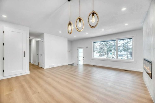 32 Allandale Close Se, Calgary, AB - Indoor