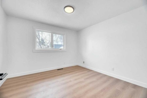 32 Allandale Close Se, Calgary, AB - Indoor Photo Showing Other Room
