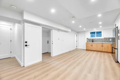 32 Allandale Close Se, Calgary, AB - Indoor