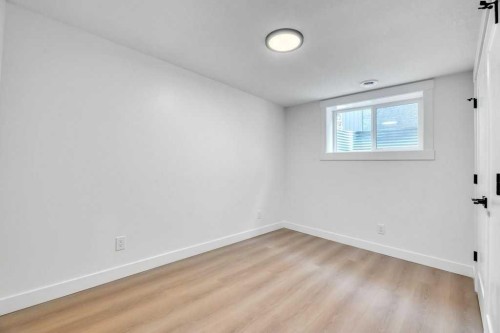 32 Allandale Close Se, Calgary, AB - Indoor Photo Showing Other Room